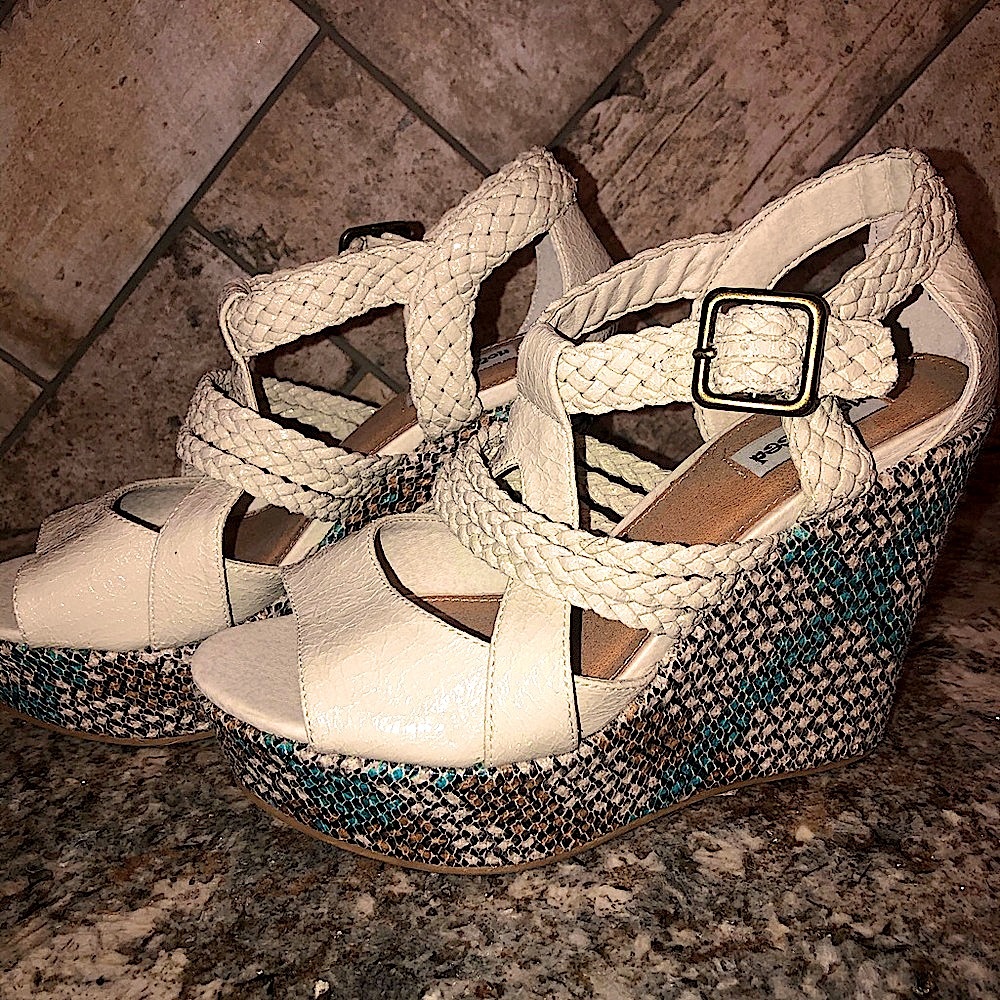 New!!! Buckle Wedge